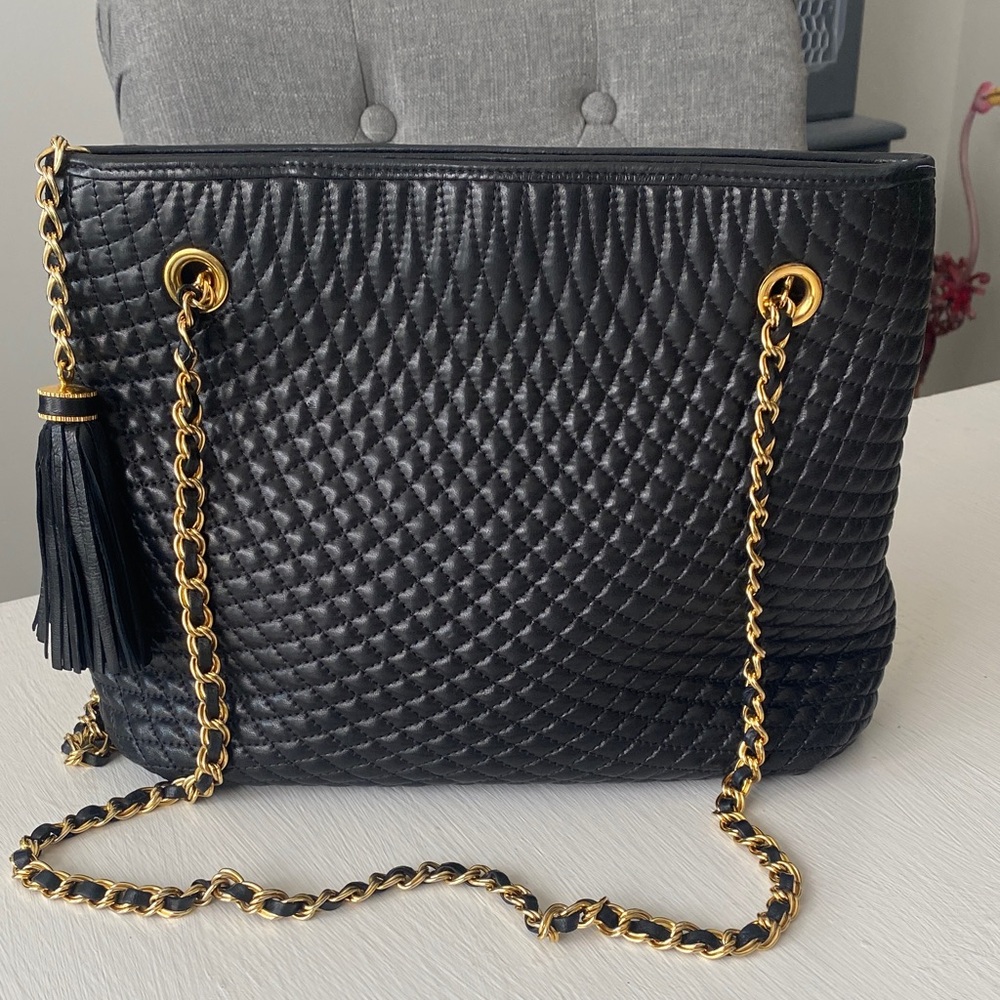 Bally Black Quilted Leather Shoulder Bag with Gold Chain - Picture 4 of 16